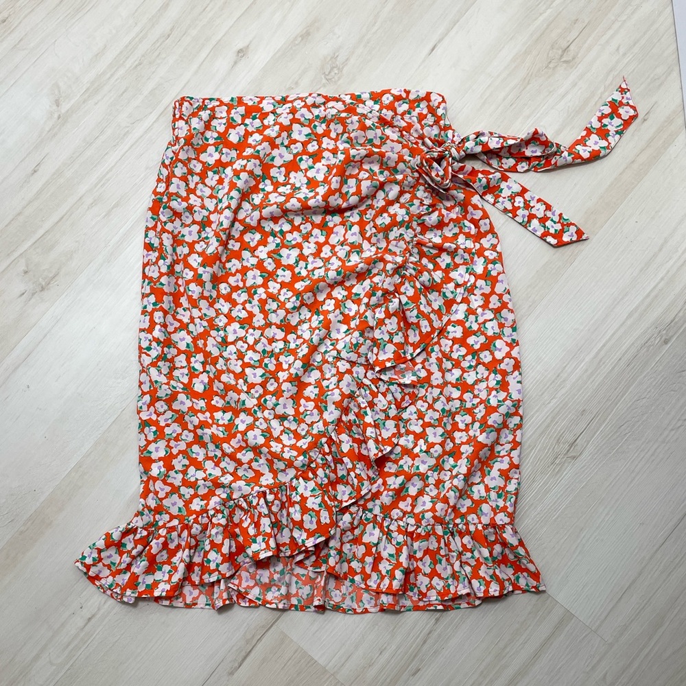 Ruffled wrap flower print skirt